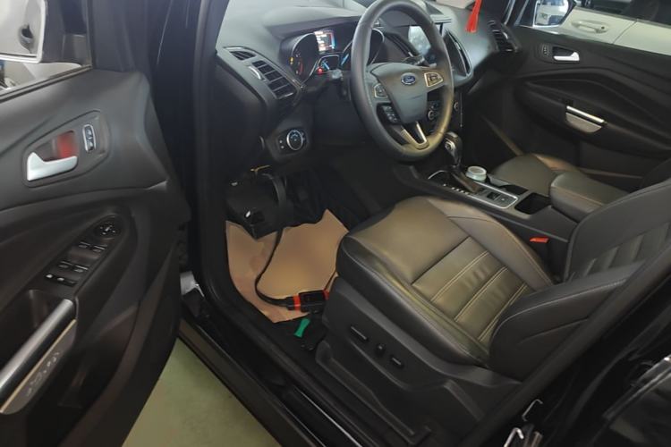 Used Ford Kuga 2018 Facelifted EcoBoost 180 Two-Wheel Drive Luxury Wing Edition Driver Seat
