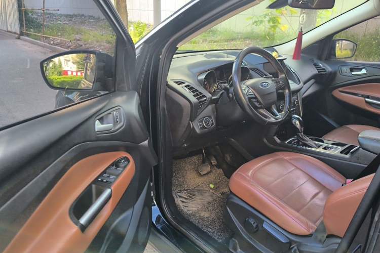 Used Ford Kuga 2018 EcoBoost 180 Two-Wheel-Drive Cognac Special Edition Driver Seat