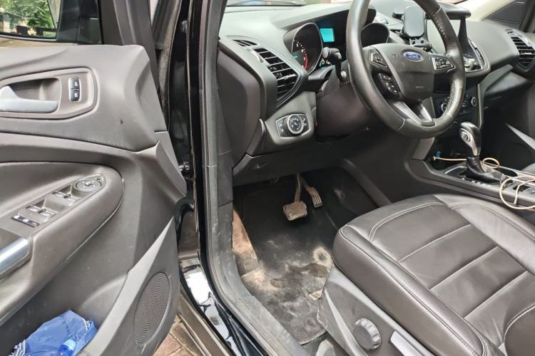 Used Ford Kuga 2018 EcoBoost 180 Two-Wheel-Drive Platinum Edition Driver Seat