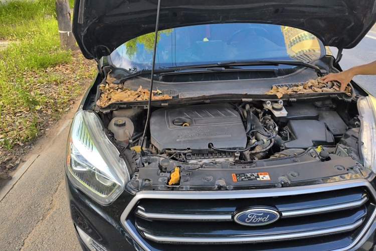 Used Ford Kuga 2018 EcoBoost 180 Two-Wheel-Drive Cognac Special Edition Engine Bay Right