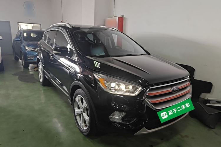 Used Ford Kuga 2018 Facelifted EcoBoost 180 Two-Wheel Drive Luxury Wing Edition Front Right 45 Deg