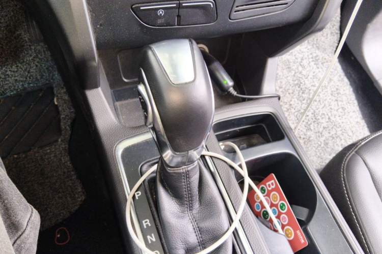 Used Ford Kuga 2018 Facelifted EcoBoost 180 Two-Wheel-Drive Platinum Wing Edition Gear Lever