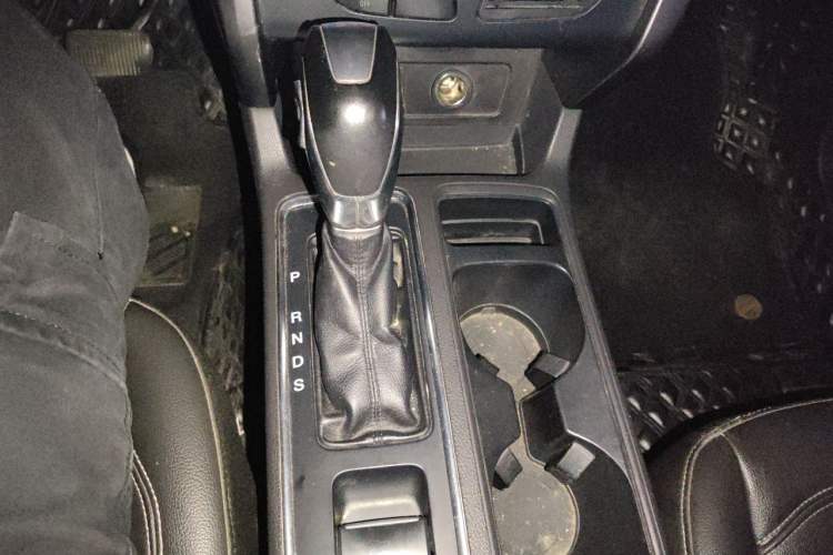 Used Ford Kuga 2018 EcoBoost 180 Two-Wheel-Drive Platinum Edition Gear Lever