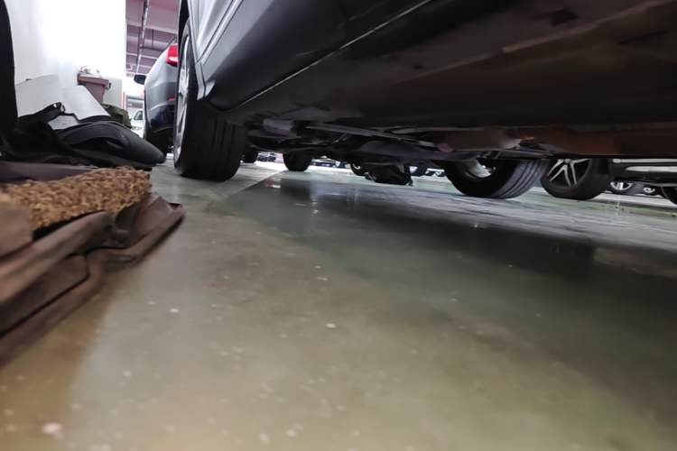 Used Ford Kuga 2018 Facelifted EcoBoost 180 Two-Wheel Drive Luxury Wing Edition Left Side Sill