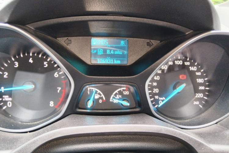 Used Ford Kuga 2018 Facelifted EcoBoost 180 Two-Wheel-Drive Platinum Wing Edition Odometer Close Up