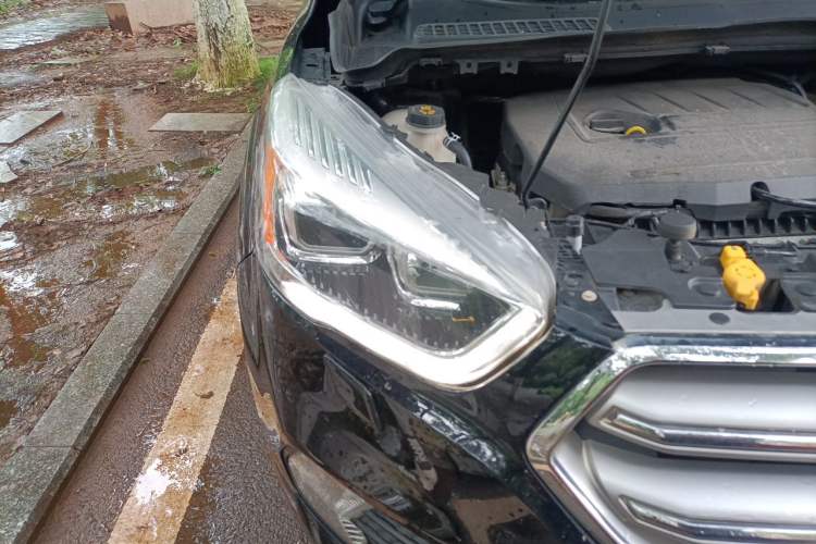 Used Ford Kuga 2018 Facelifted EcoBoost 180 Two-Wheel Drive Luxury Wing Edition Right Front Headlight