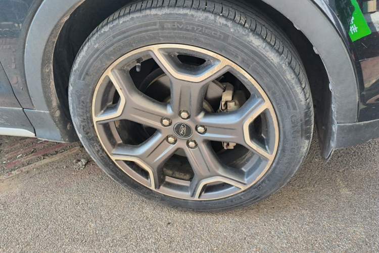 Used Ford Kuga 2018 EcoBoost 180 Two-Wheel-Drive Cognac Special Edition Right Front Wheel Hub