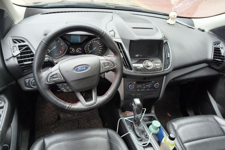 Used Ford Kuga 2018 Facelifted EcoBoost 180 Two-Wheel-Drive Platinum Wing Edition Steering Wheel
