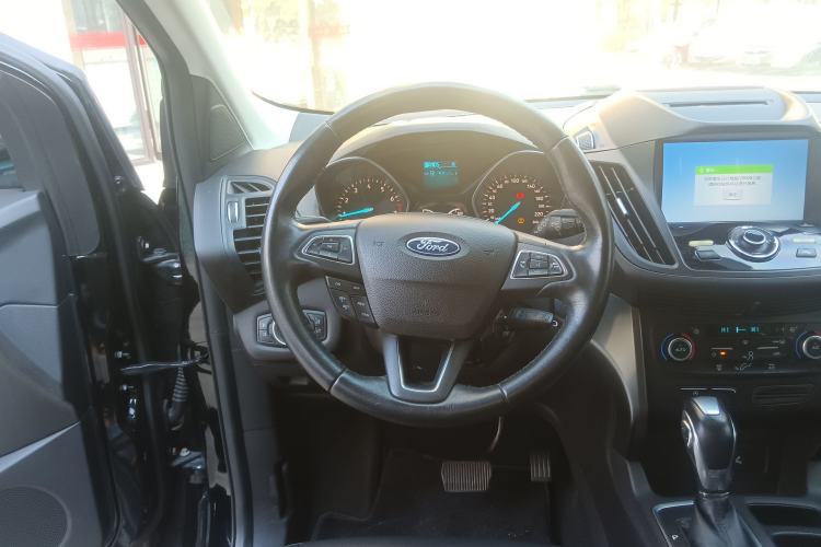 Used Ford Kuga 2018 Facelifted EcoBoost 180 Two-Wheel-Drive Platinum Wing Edition Steering Wheel