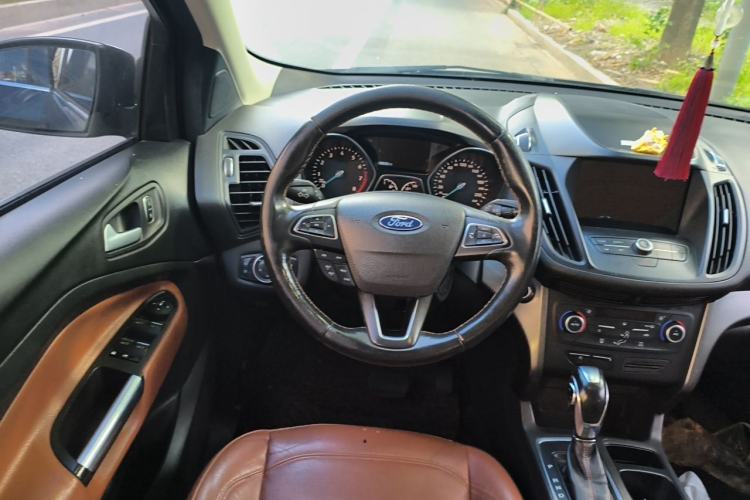 Used Ford Kuga 2018 EcoBoost 180 Two-Wheel-Drive Cognac Special Edition Steering Wheel