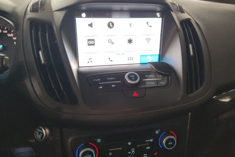 Used Ford Kuga 2018 EcoBoost 180 Two-Wheel-Drive Luxury Wing Edition Audio And AC Panel