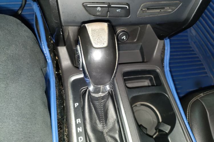 Used Ford Kuga 2018 EcoBoost 180 Two-Wheel-Drive Luxury Wing Edition Gear Lever