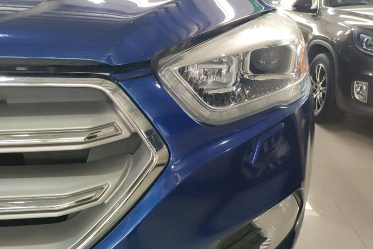 Used Ford Kuga 2018 EcoBoost 180 Two-Wheel-Drive Luxury Wing Edition Left Front Headlight