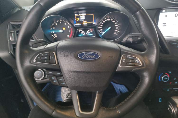 Used Ford Kuga 2018 EcoBoost 180 Two-Wheel-Drive Luxury Wing Edition Steering Wheel