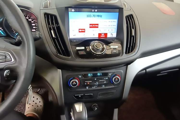 Used Ford Kuga 2018 Facelifted EcoBoost 180 Two-Wheel-Drive Platinum Wing Edition Audio And AC Panel