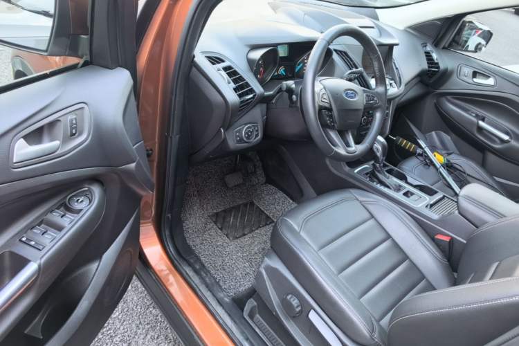 Used Ford Kuga 2018 Facelifted EcoBoost 180 Two-Wheel-Drive Platinum Wing Edition Driver Seat