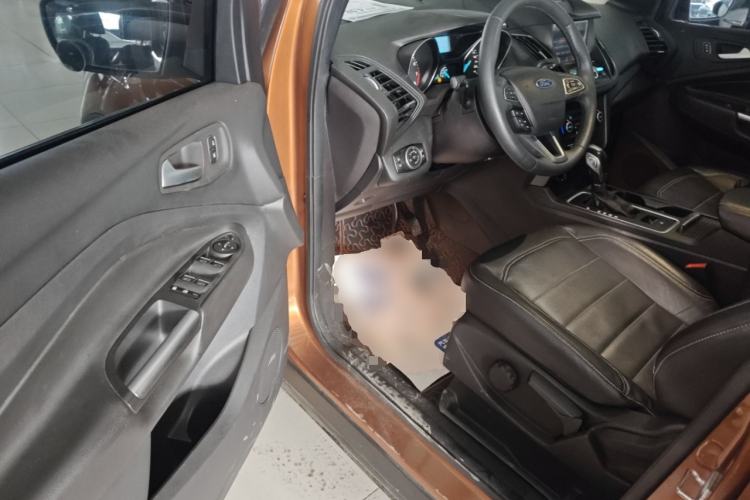 Used Ford Kuga 2018 EcoBoost 180 Two-Wheel-Drive Platinum Edition Driver Seat