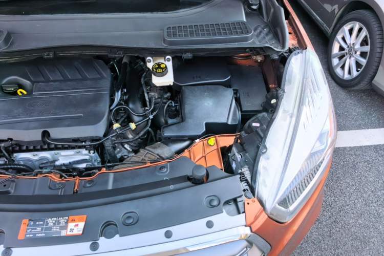Used Ford Kuga 2018 Facelifted EcoBoost 180 Two-Wheel-Drive Platinum Wing Edition Engine Bay Left