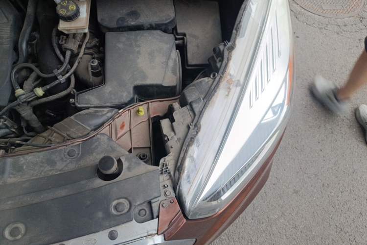 Used Ford Kuga 2018 EcoBoost 180 Two-Wheel-Drive Platinum Edition Engine Bay Left
