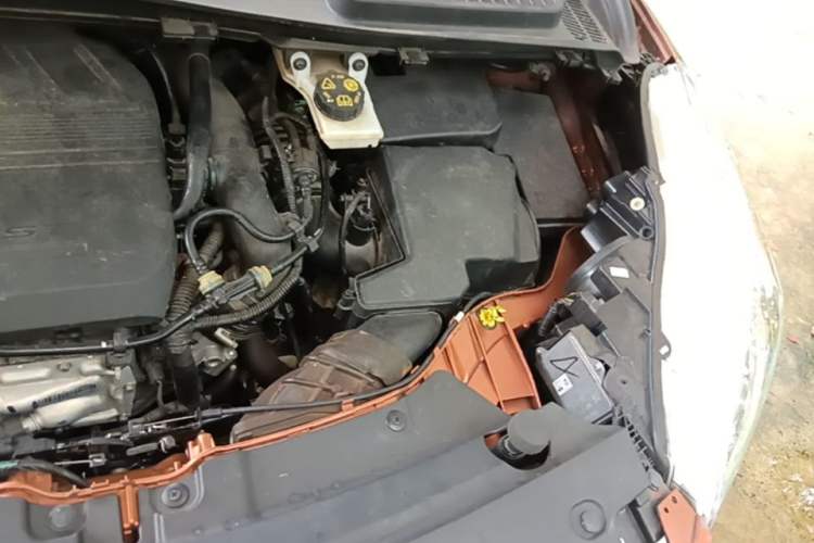 Used Ford Kuga 2018 Facelifted EcoBoost 180 Two-Wheel-Drive Platinum Wing Edition Engine Bay Left