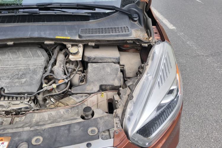 Used Ford Kuga 2018 EcoBoost 180 Two-Wheel-Drive Platinum Edition Engine Bay Left