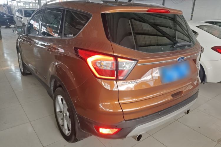 Used Ford Kuga 2018 EcoBoost 180 Two-Wheel-Drive Platinum Edition Exterior 2