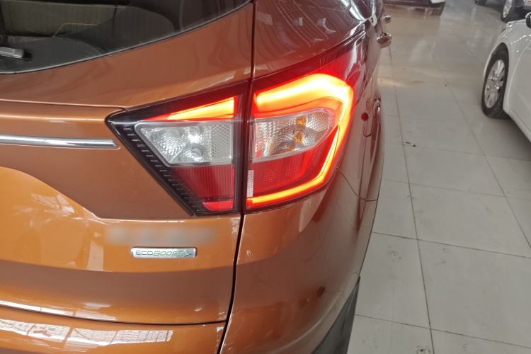 Used Ford Kuga 2018 EcoBoost 180 Two-Wheel-Drive Platinum Edition Exterior 3
