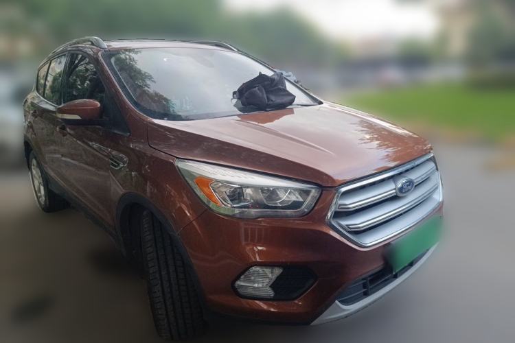 Used Ford Kuga 2018 EcoBoost 180 Two-Wheel-Drive Platinum Edition Front Right 45 Deg