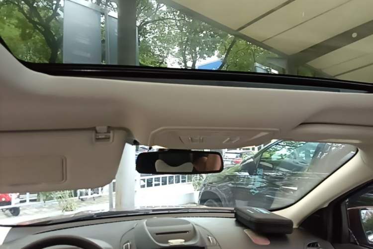 Used Ford Kuga 2018 Facelifted EcoBoost 180 Two-Wheel-Drive Platinum Wing Edition Headliner