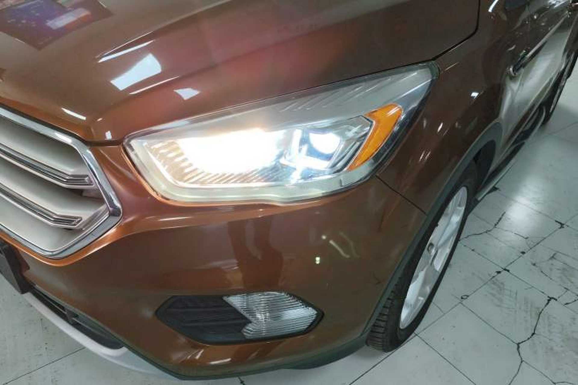 Used Ford Kuga 2018 EcoBoost 180 Two-Wheel-Drive Platinum Edition Left Front Headlight