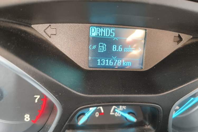 Used Ford Kuga 2018 EcoBoost 180 Two-Wheel-Drive Platinum Edition Odometer Close Up