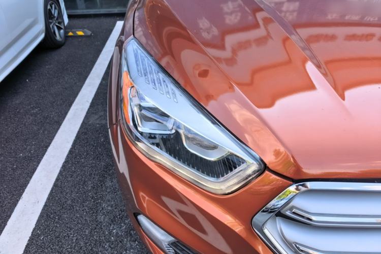 Used Ford Kuga 2018 Facelifted EcoBoost 180 Two-Wheel-Drive Platinum Wing Edition Right Front Headlight