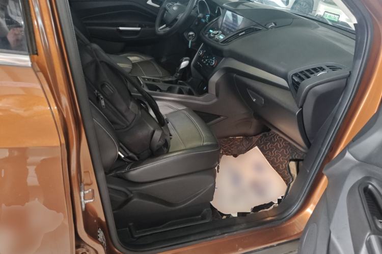 Used Ford Kuga 2018 EcoBoost 180 Two-Wheel-Drive Platinum Edition Right Front Seat