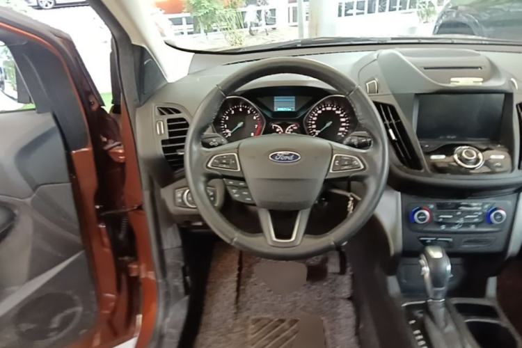 Used Ford Kuga 2018 Facelifted EcoBoost 180 Two-Wheel-Drive Platinum Wing Edition Steering Wheel