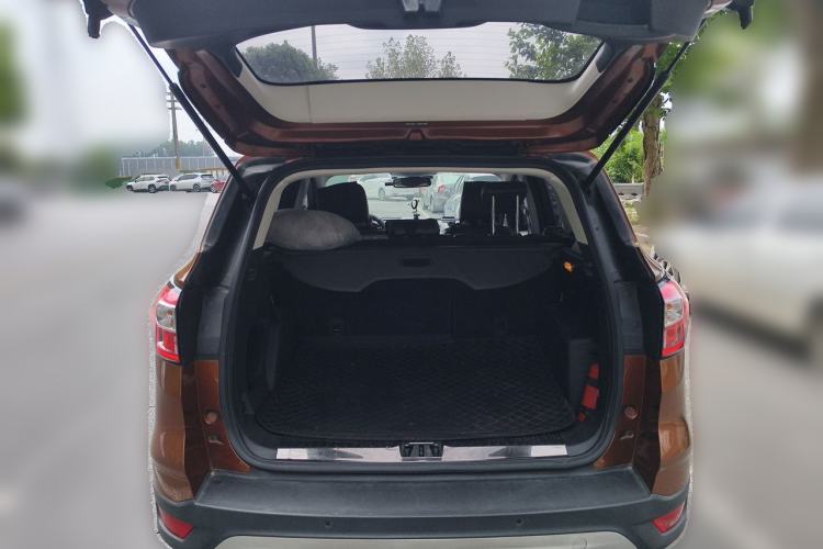 Used Ford Kuga 2018 EcoBoost 180 Two-Wheel-Drive Platinum Edition Trunk