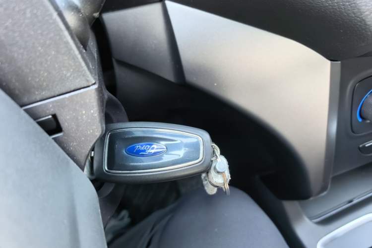 Used Ford Kuga 2018 Facelifted EcoBoost 180 Two-Wheel-Drive Platinum Wing Edition Vehicle Key
