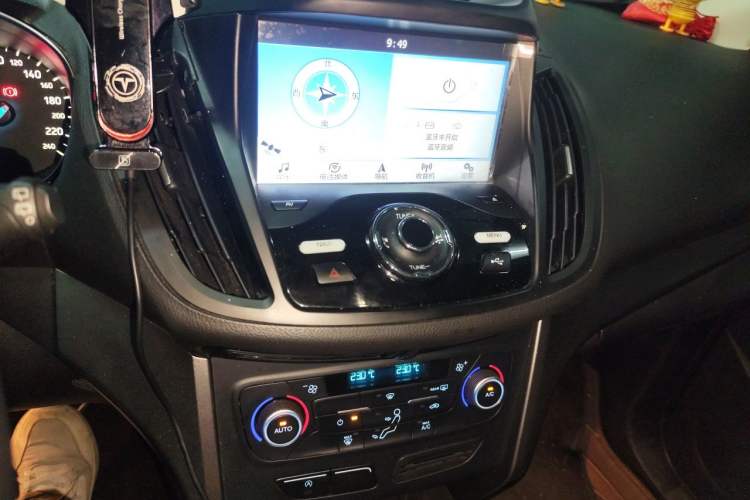 Used Ford Kuga 2018 Facelifted EcoBoost 180 Two-Wheel-Drive Platinum Wing Edition Audio And AC Panel