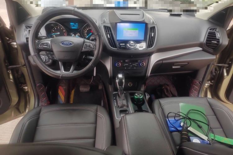 Used Ford Kuga 2018 EcoBoost 180 Two-Wheel-Drive Platinum Edition Center Console