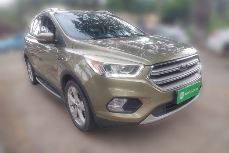 Used Ford Kuga 2018 EcoBoost 180 Two-Wheel-Drive Platinum Edition Front Right 45 Deg