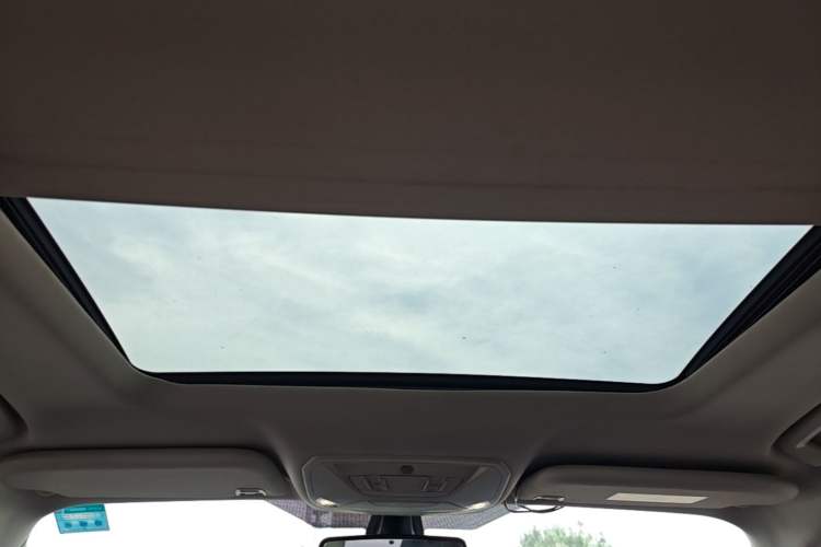 Used Ford Kuga 2018 EcoBoost 180 Two-Wheel-Drive Platinum Edition Headliner