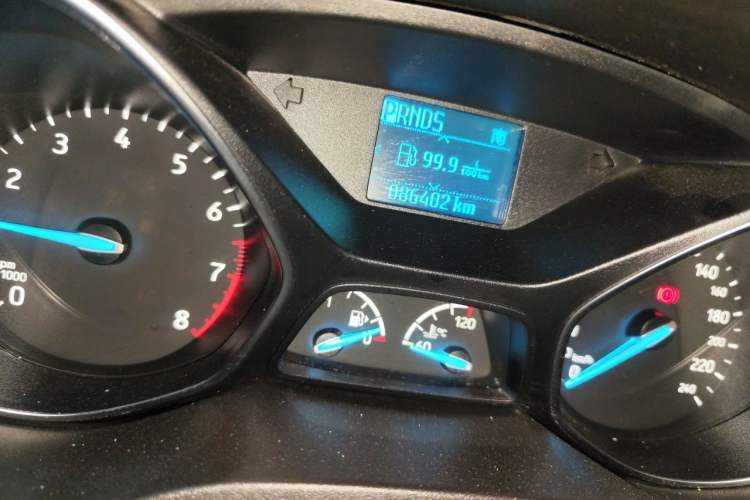 Used Ford Kuga 2018 Facelifted EcoBoost 180 Two-Wheel-Drive Platinum Wing Edition Odometer Close Up