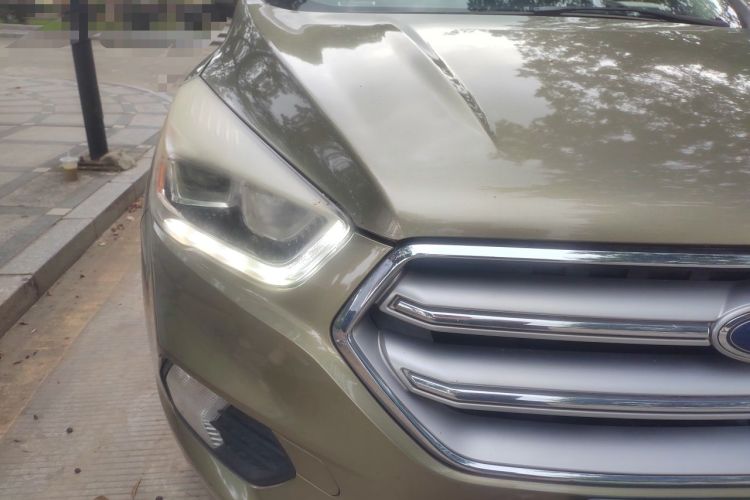 Used Ford Kuga 2018 EcoBoost 180 Two-Wheel-Drive Platinum Edition Right Front Headlight