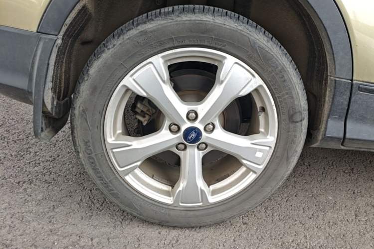 Used Ford Kuga 2018 EcoBoost 180 Two-Wheel-Drive Platinum Edition Right Rear Wheel Hub