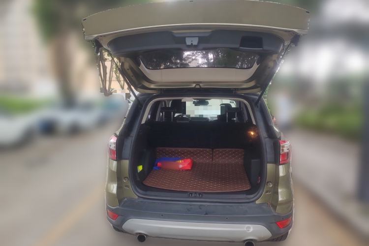 Used Ford Kuga 2018 EcoBoost 180 Two-Wheel-Drive Platinum Edition Trunk
