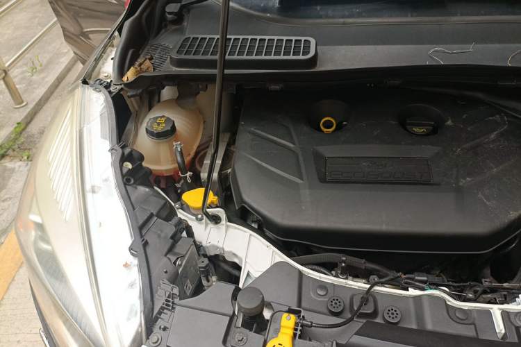 Used Ford Kuga 2018 Facelifted EcoBoost 245 Four-Wheel Drive Prestige Trim Engine Bay Right