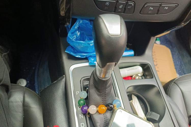 Used Ford Kuga 2018 Facelifted EcoBoost 245 Four-Wheel Drive Prestige Trim Gear Lever
