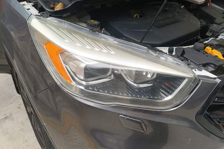 Used Ford Kuga 2018 Facelifted EcoBoost 245 Four-Wheel Drive Prestige Trim Right Front Headlight