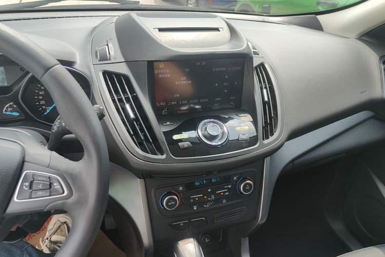 Used Ford Kuga 2018 Facelifted EcoBoost 180 Two-Wheel-Drive Platinum Wing Edition Audio And AC Panel