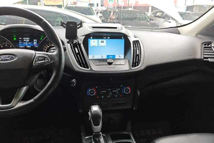 Used Ford Kuga 2018 EcoBoost 245 Four-Wheel Drive Luxury Wing Model Audio And AC Panel