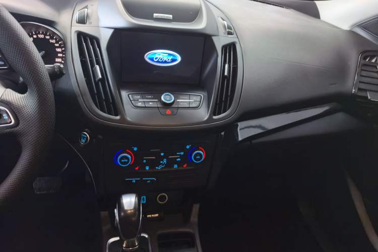 Used Ford Kuga 2018 Facelifted EcoBoost 180 Two-Wheel Drive Luxury Wing Edition Audio And AC Panel